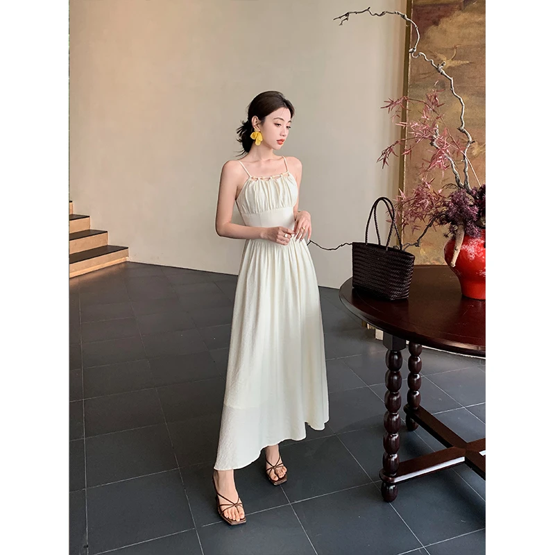 彭剩饭饭 约会穿搭2024法式穿搭串珠领无袖A字连衣裙C1268