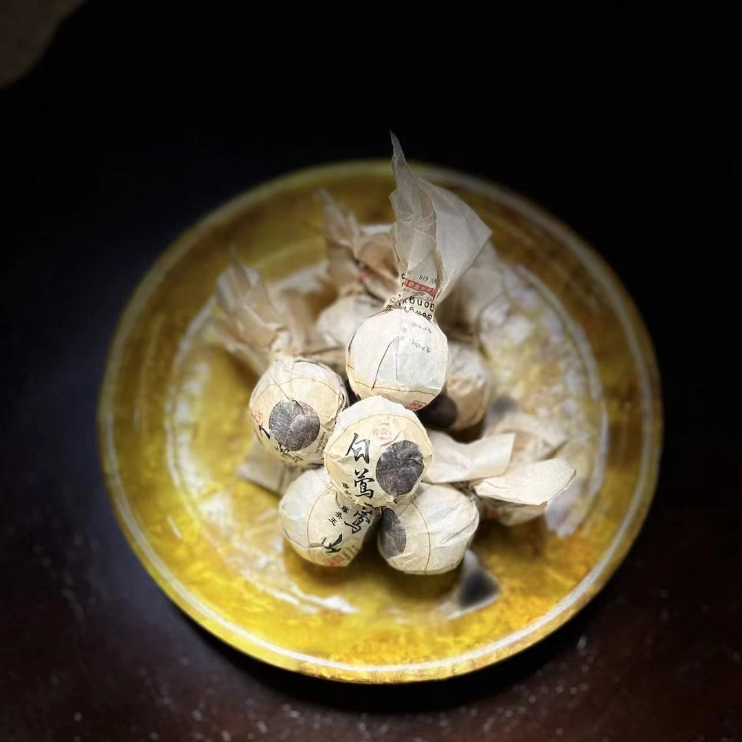 【易武君利祥】精选白莺山藤条王 晒红红茶龙珠 /7 g 颗