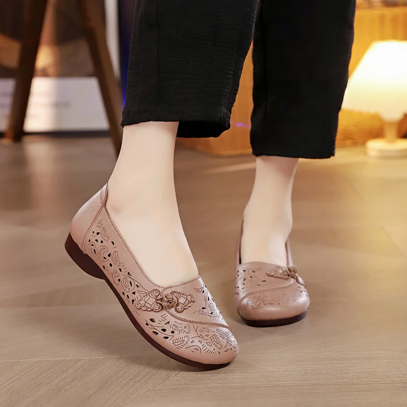 妈妈凉鞋50-60岁软底防滑夏季镂空中老年牛筋底60-70岁高档妈妈鞋