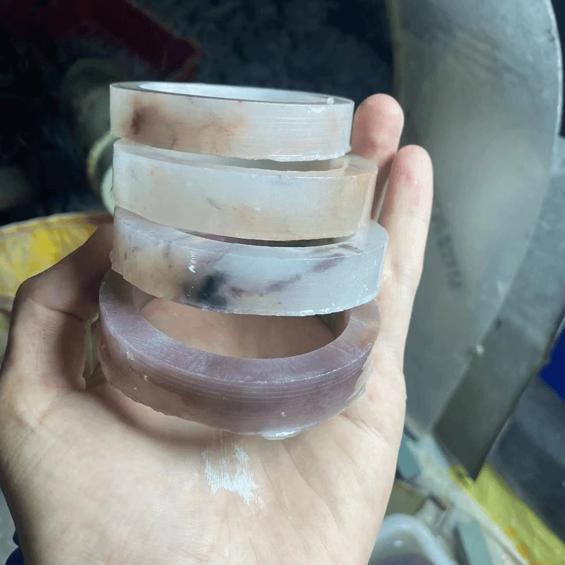 定制手镯付款后不退换 新疆石英质玉金丝玉手镯（多样性发一件)