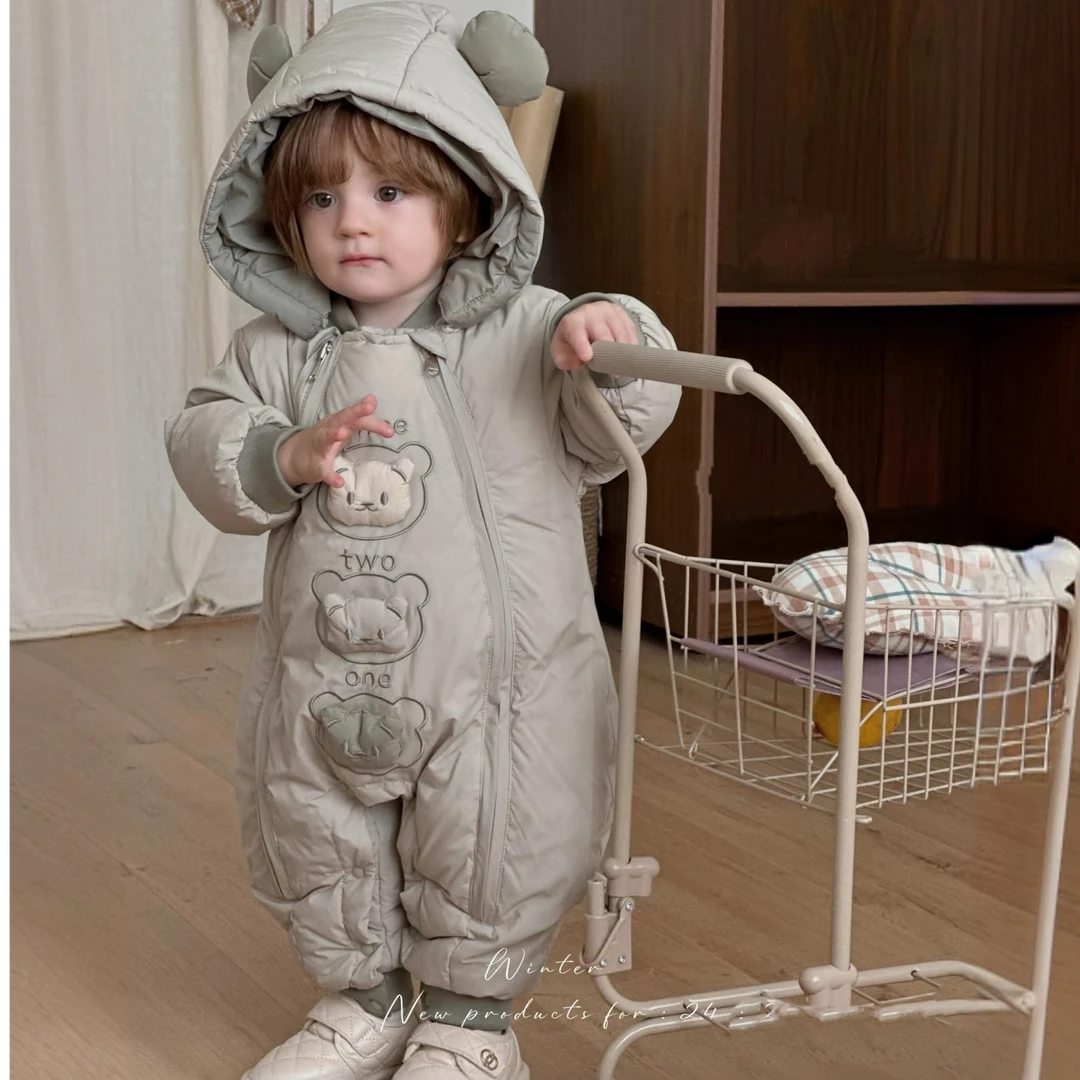 婴儿羽绒服冬季加厚男宝宝冬装连体衣三只熊双拉链羽绒服2463
