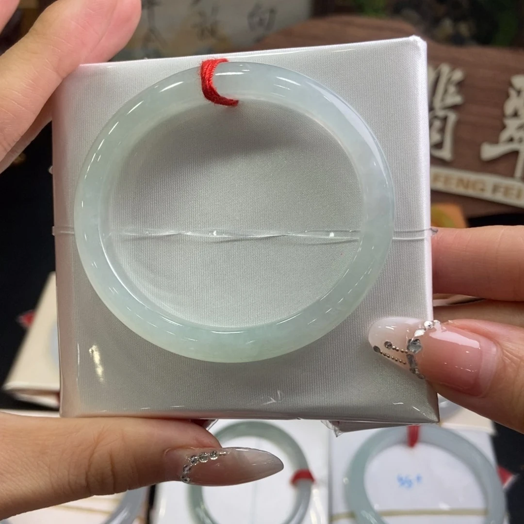 翡翠手镯未镶嵌18号
