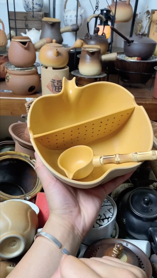 【闪购商品】陶瓷1苹果碗勺
