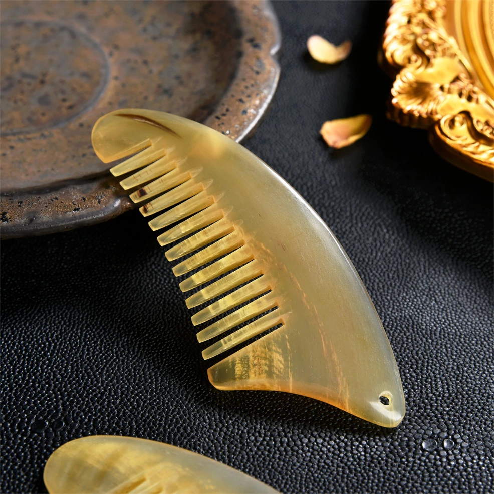 （岁）爱心三角密齿牛角梳（每款颜色都有区别，谨慎购买！）