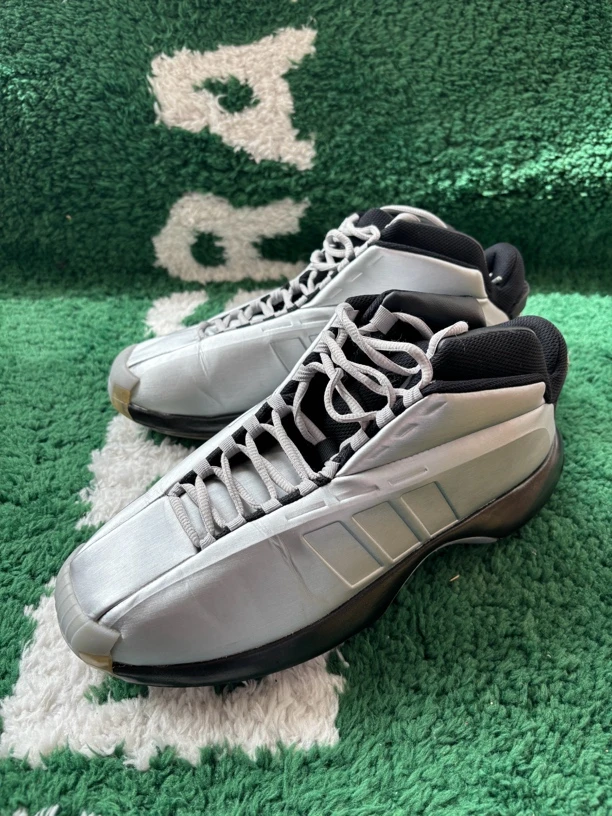 44码 kobe 大面包 篮球鞋 黑银配色 无盒 公价3299