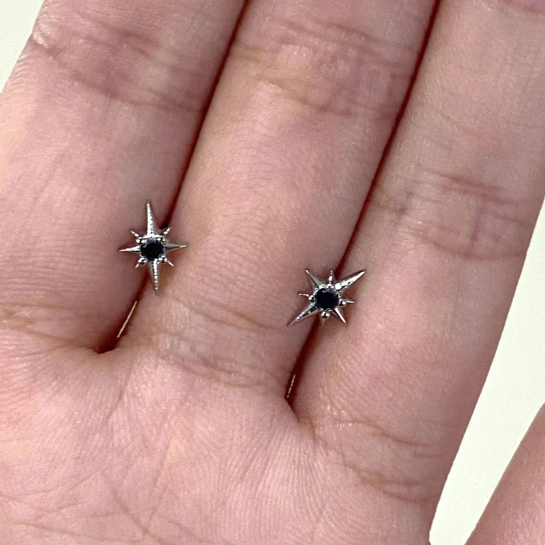 铜合金耳饰 芒星月亮星星小巧耳扣ins风设计感耳环女简约耳骨钉女