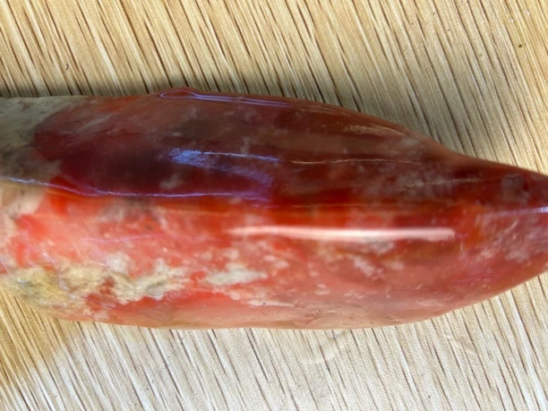 巴林鸡血石，原石没有雕刻