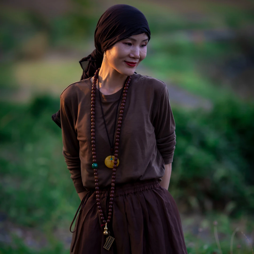 民族风打底衫棕色