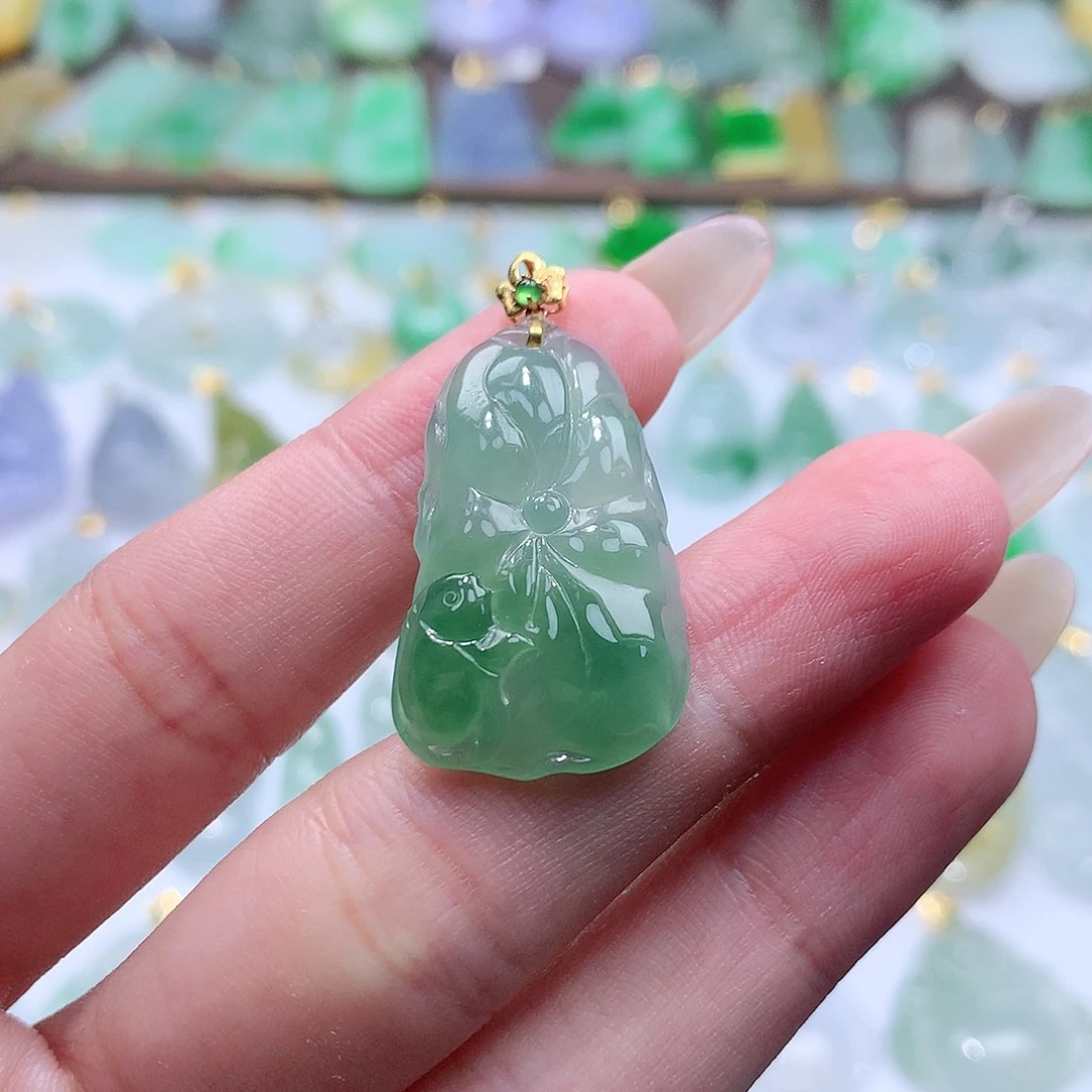 翡翠颈饰未镶嵌翡翠