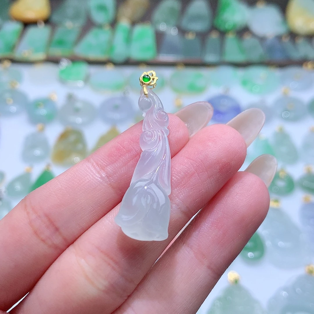 翡翠颈饰未镶嵌翡翠