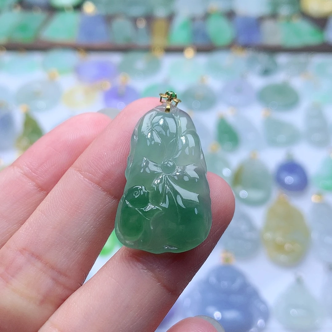 翡翠颈饰未镶嵌翡翠