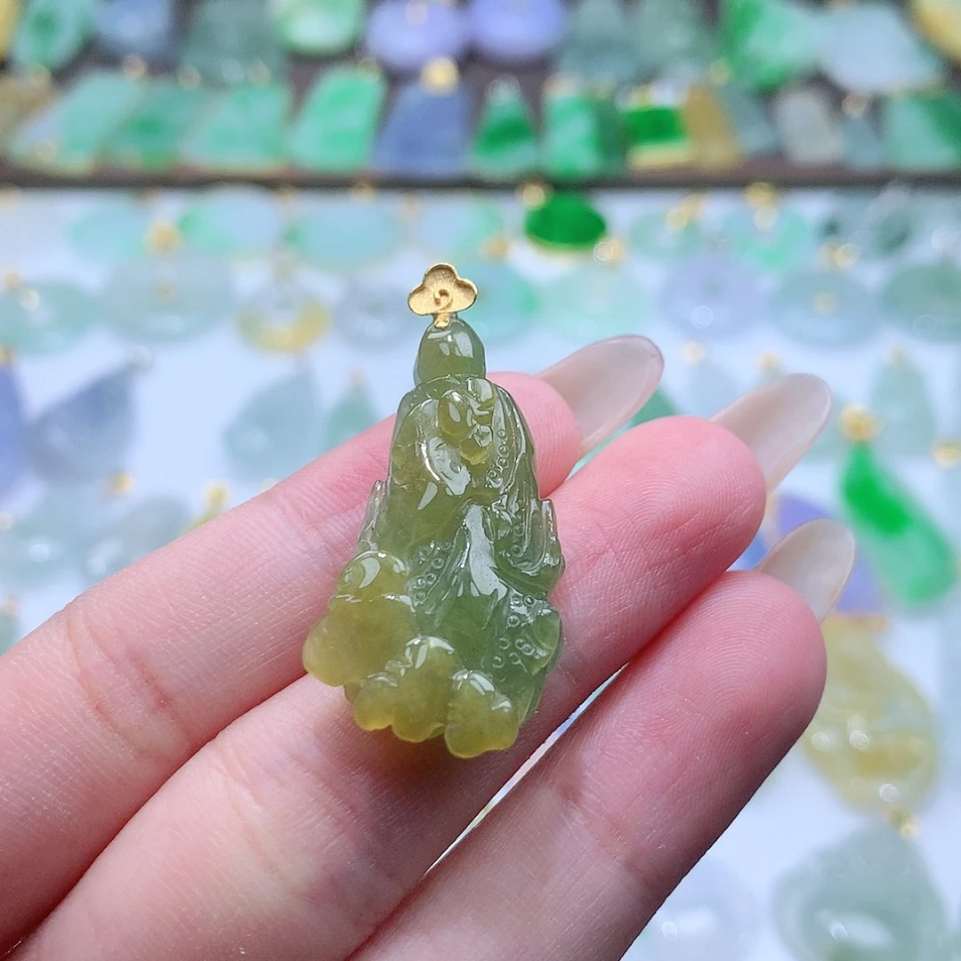 翡翠颈饰未镶嵌翡翠