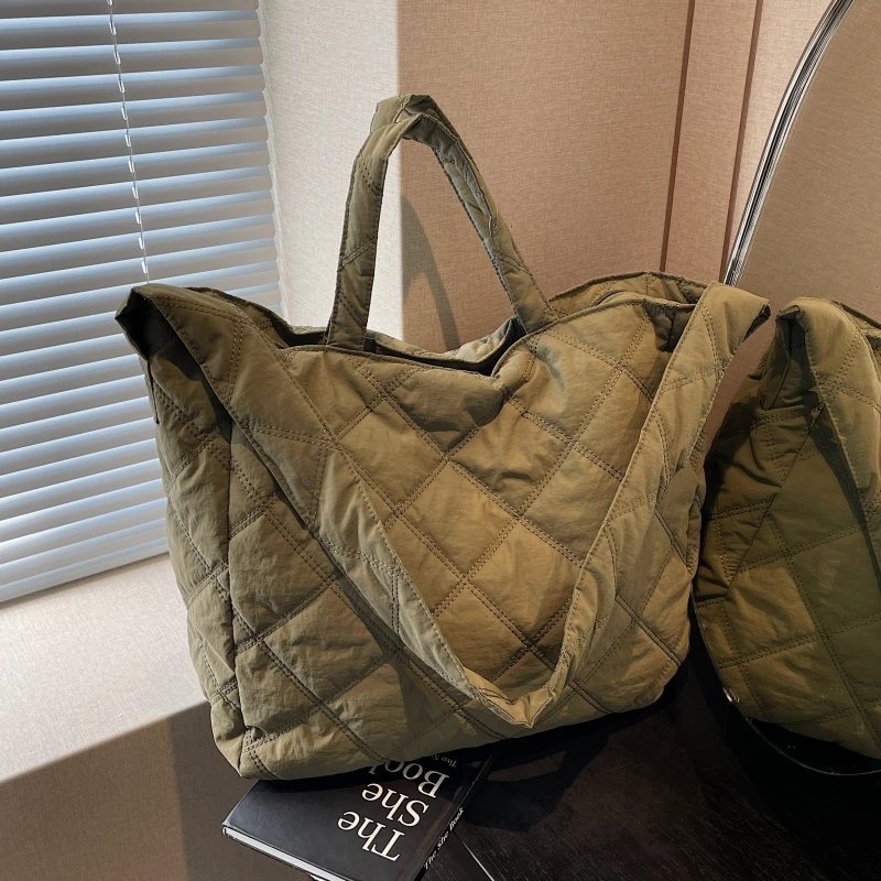 冬季大容量棉服包包女2024新款菱格帆布手提袋休闲单肩斜挎托特包