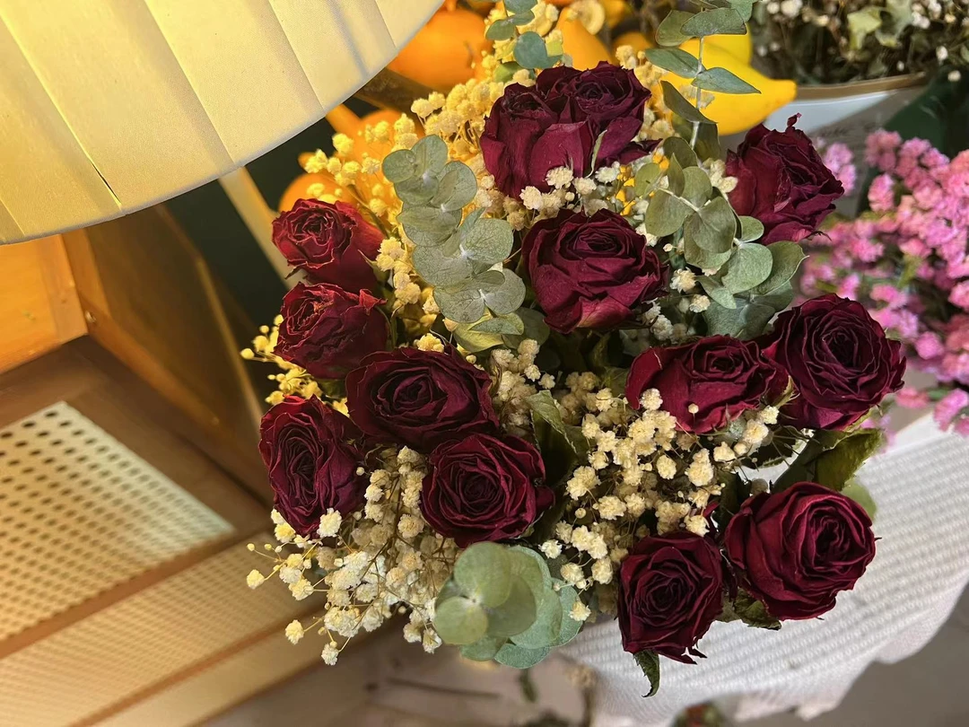 [开播福利]珍爱玫瑰干花10支+满天星2支+尤加利叶4支 云南干花