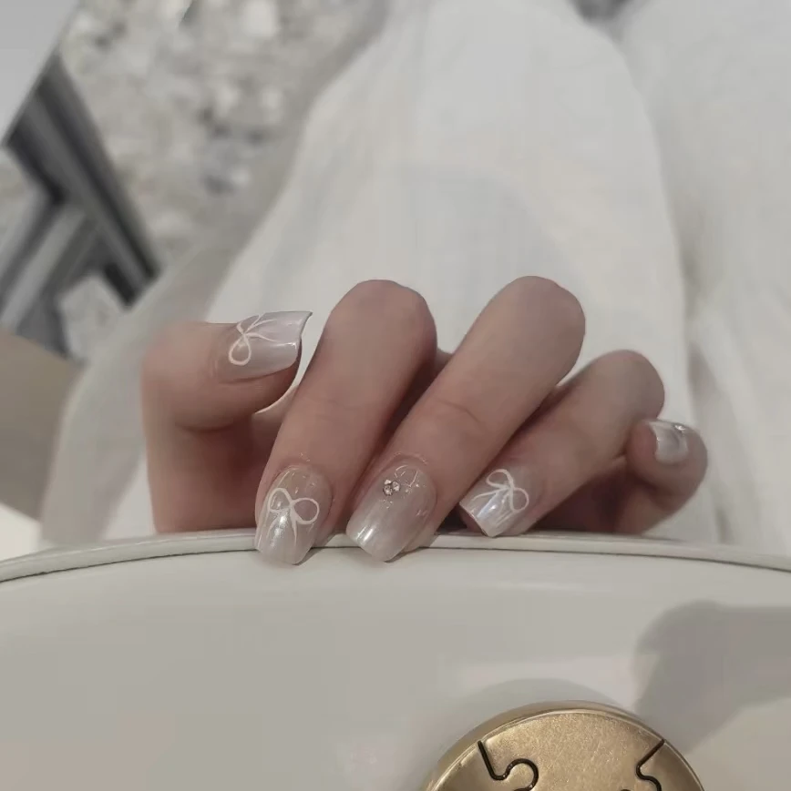 「千金」有春干净气质千金感蝴蝶结短款美甲纯手工穿戴甲