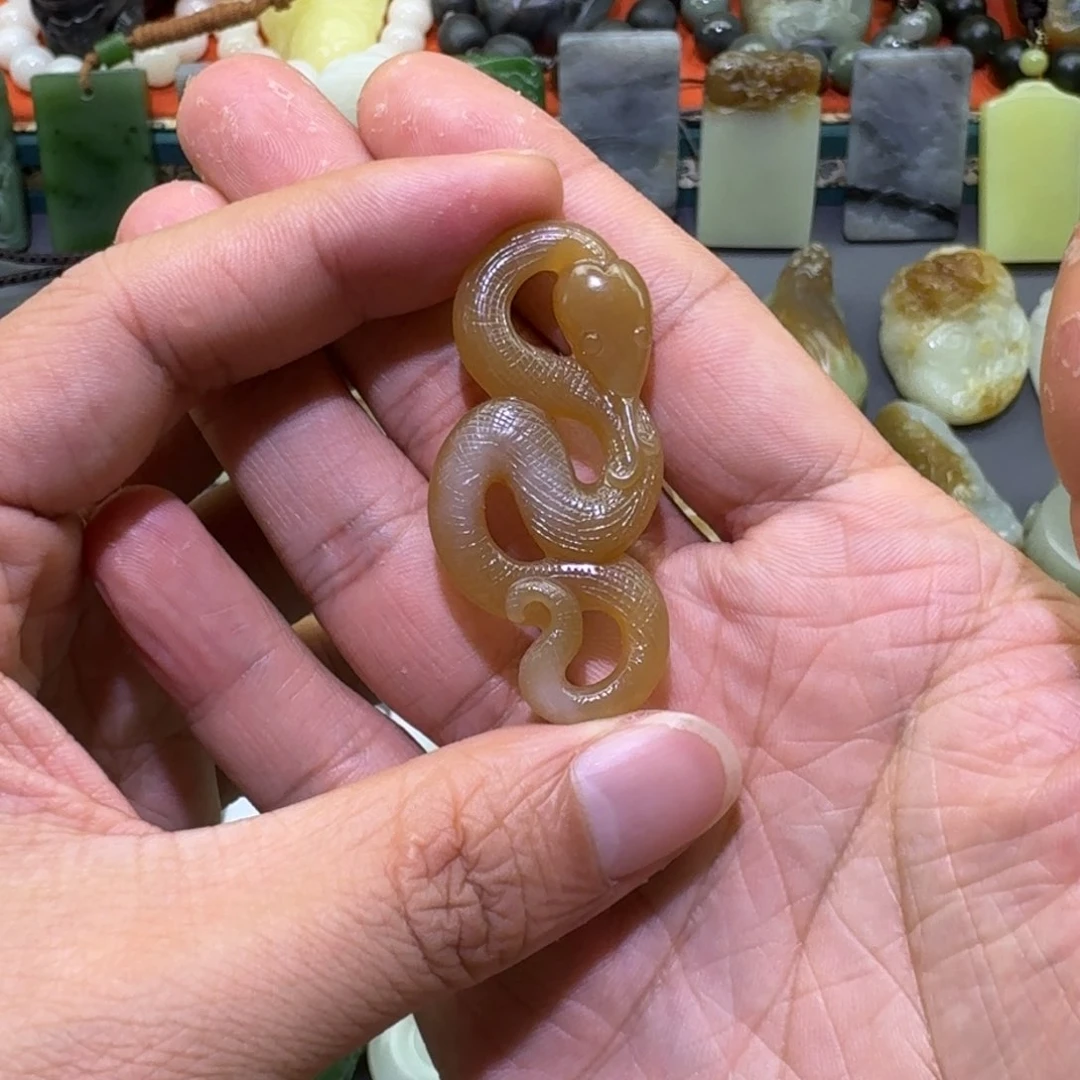 和田玉颈饰未镶嵌莫****月