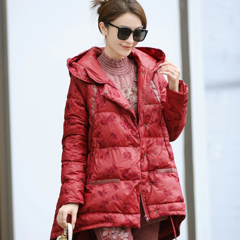 拜占庭的森林90白鸭绒羽绒服贵夫人高端轻奢刺绣休闲轻盈保暖外套
