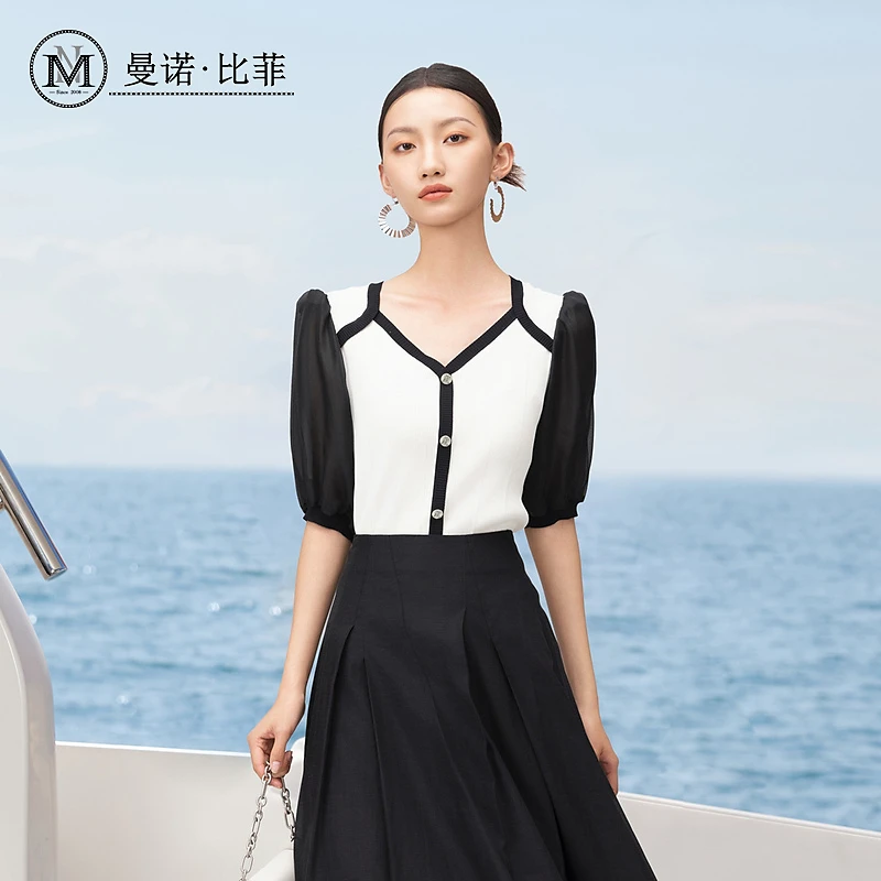 曼诺比菲商场同款夏季v领泡泡袖针织衫短袖上衣女MFCM125319