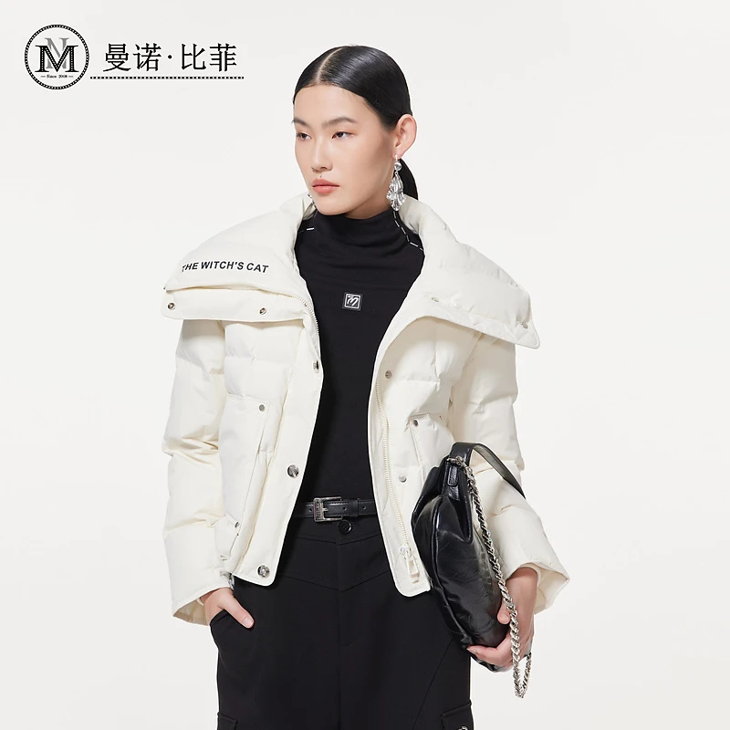 曼诺比菲商场同款冬季通勤直筒翻领羽绒服短款外套大衣MEBI142033