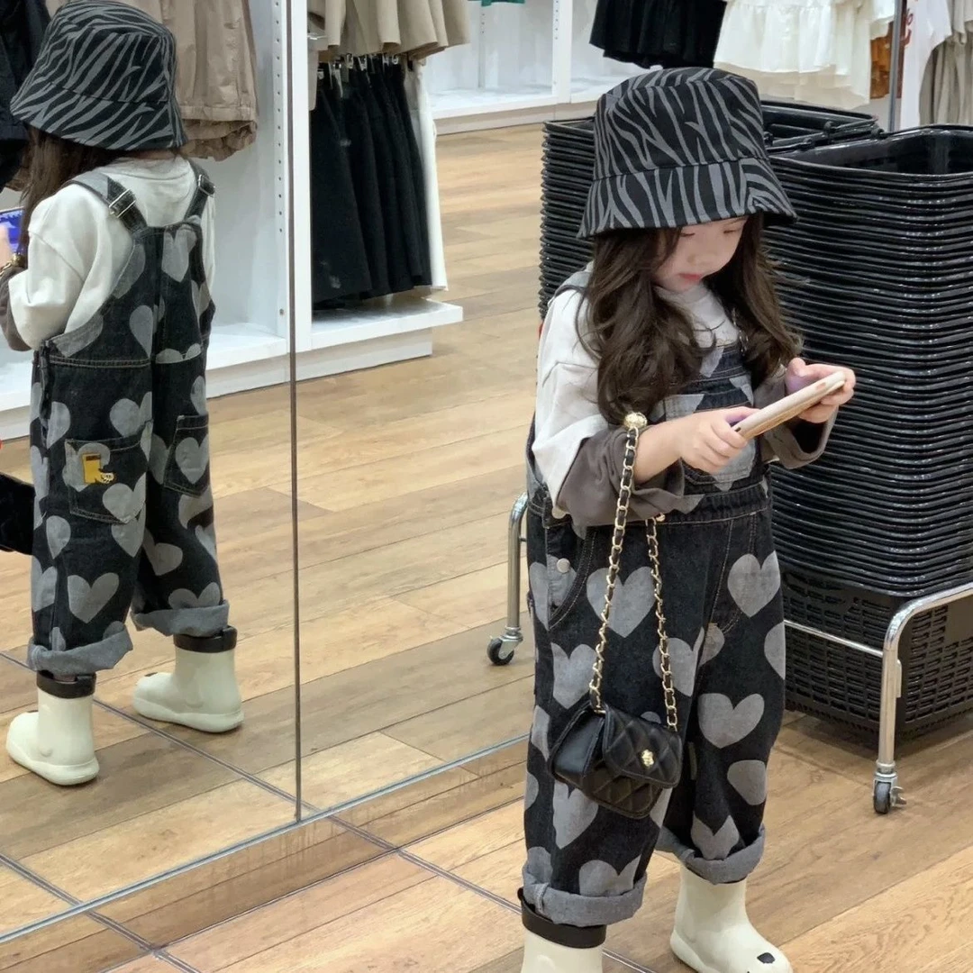 宝宝背带裤秋季女童套装牛仔裤秋季新款中小童洋气6岁女孩宽松潮5