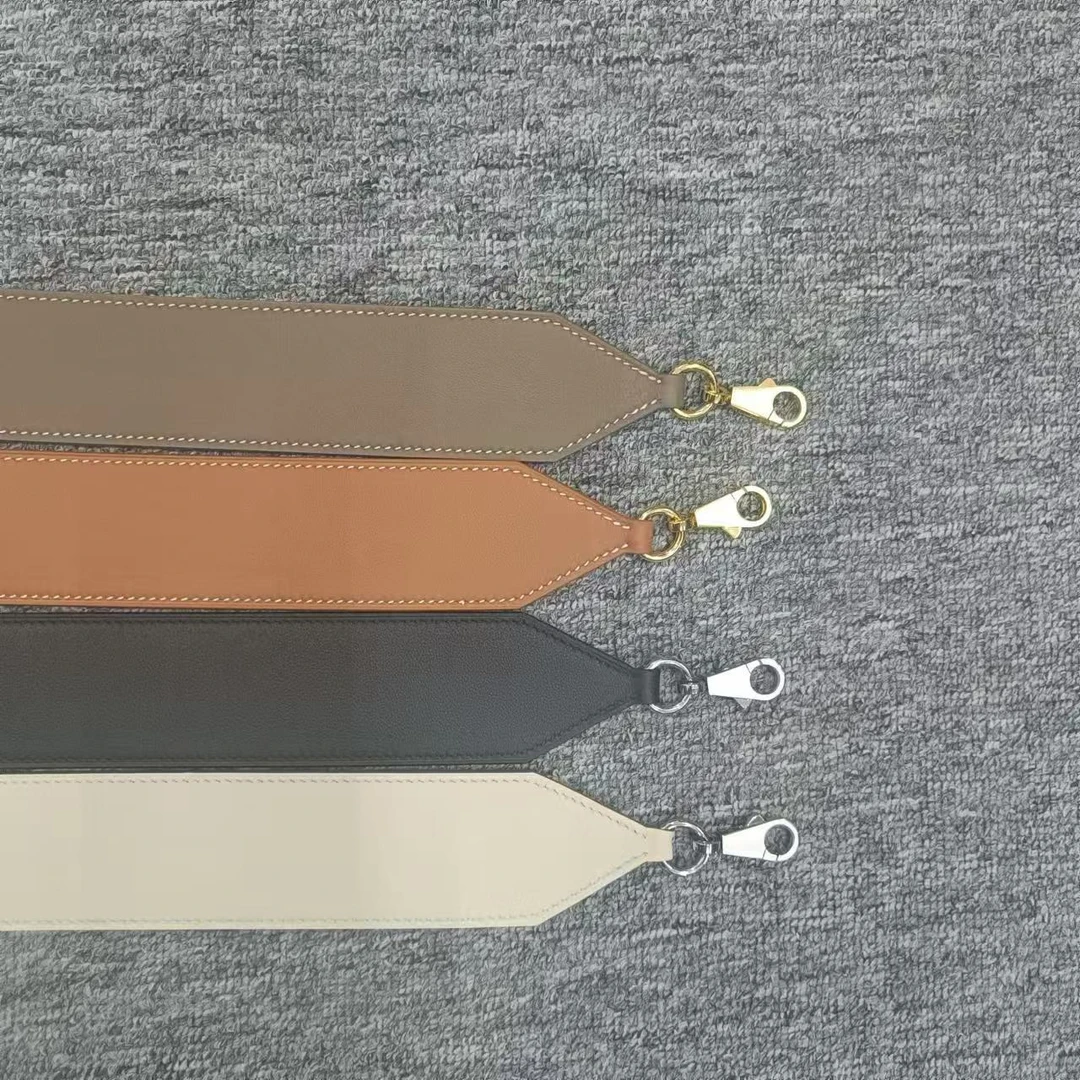 【小包快跑定制】有锁宽肩带SF皮 经典潮流时尚百搭