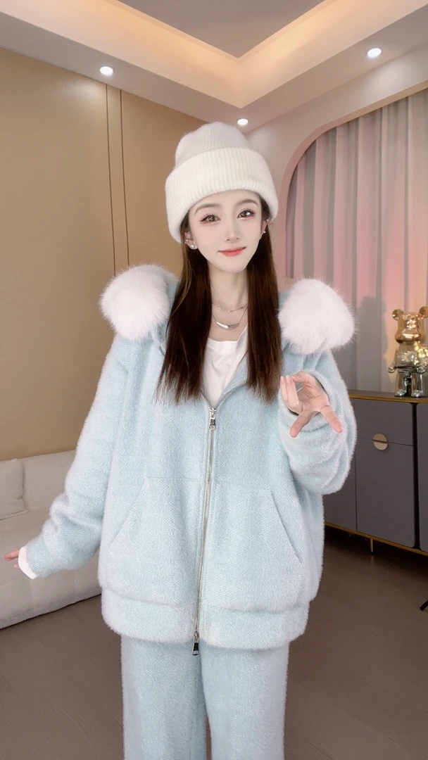 【涵涵精选】大毛领可拆卸连帽休闲新国标90白鸭绒羽绒服套装女