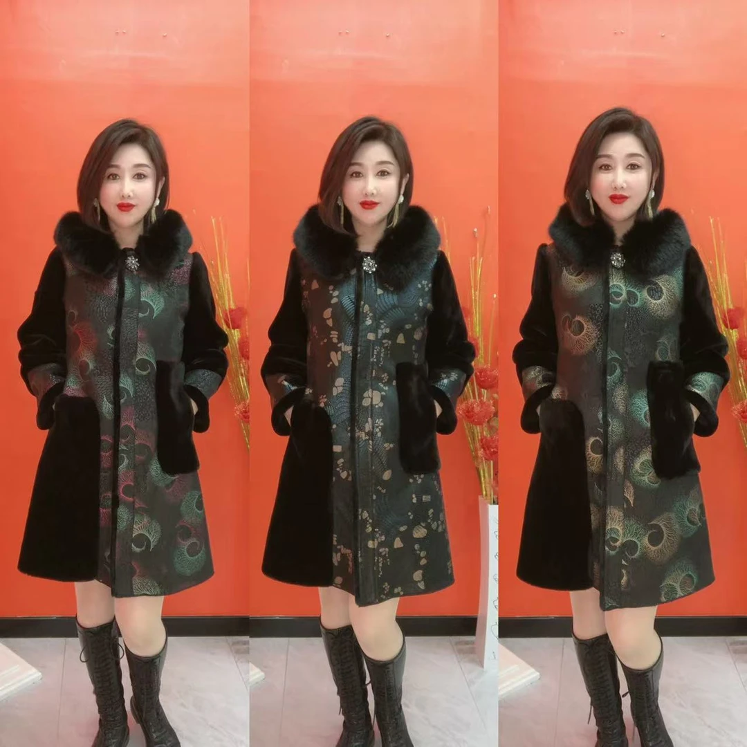 099舞长款连帽加厚一体绒外套