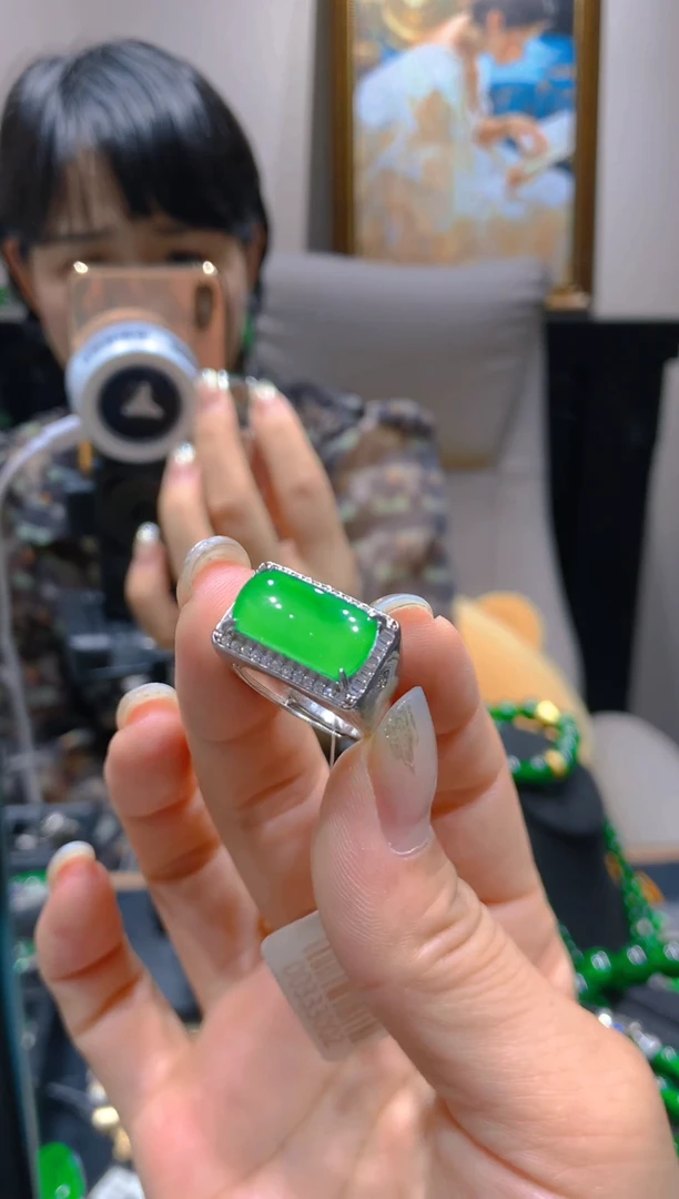 【闪购商品】翡翠戒指银S925镶嵌12一牛哦