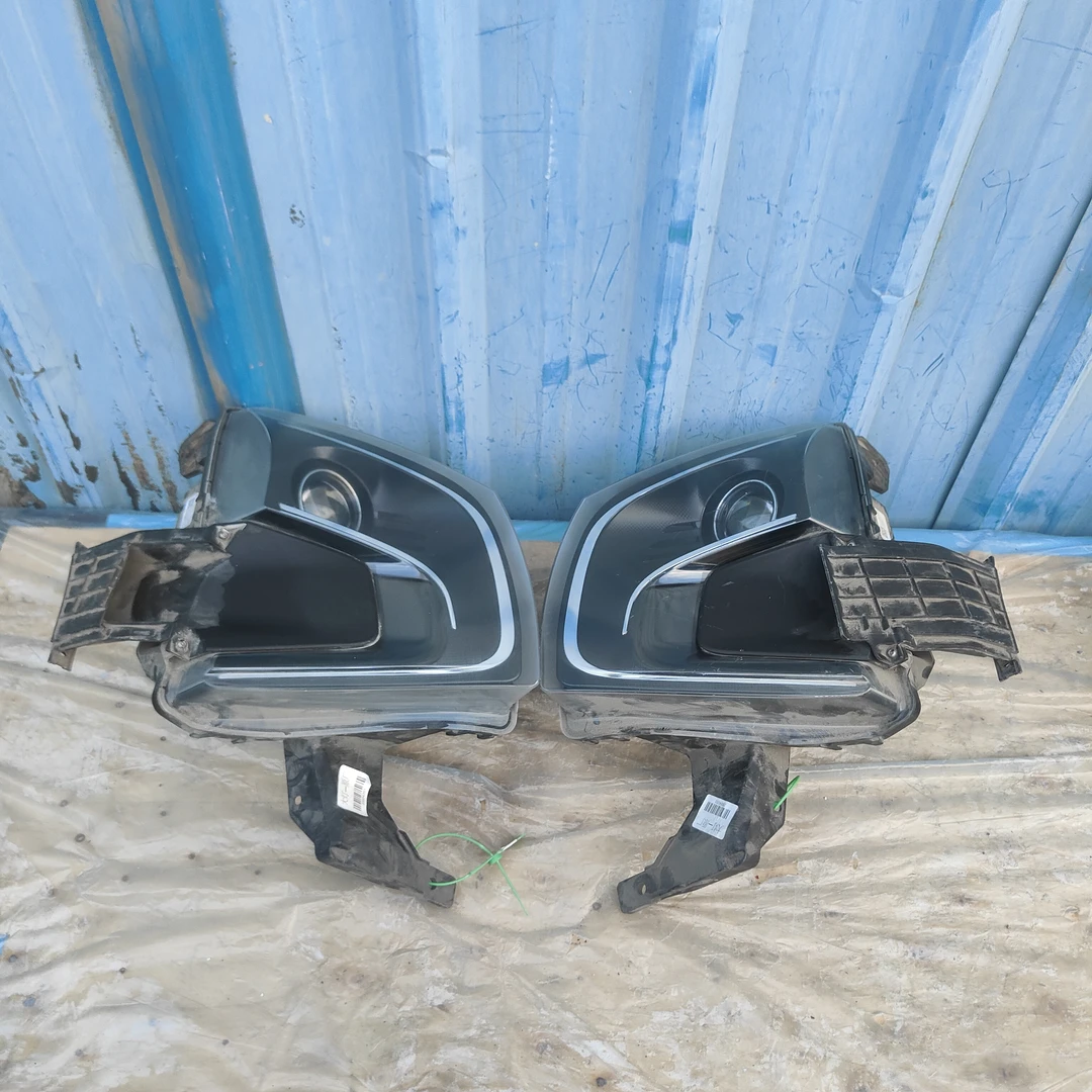 红旗汽车EQM5前大灯前保险杠灯雾灯前照灯