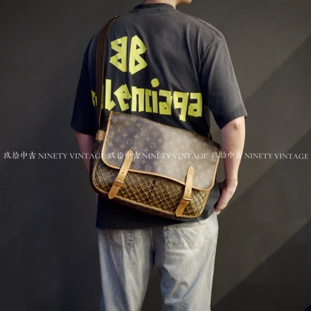 95新 LouisVuitton/路易威登 高稀款渔网老花翻盖邮差男包斜挎包