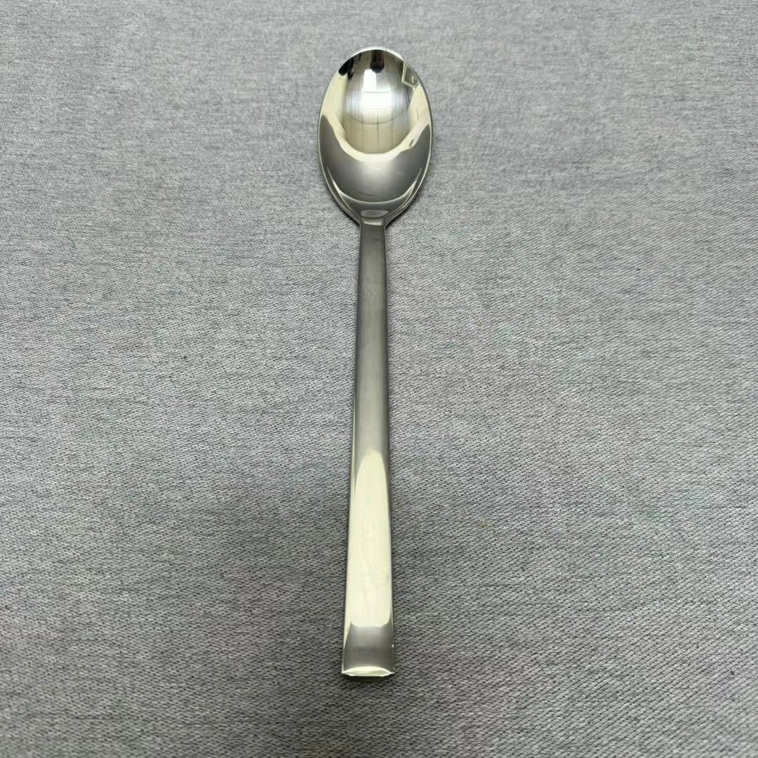 2-105 不锈钢加长柄分餐勺 长约26CM