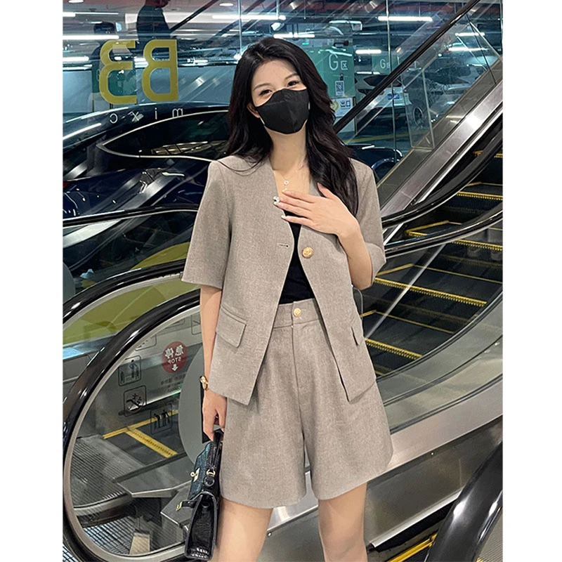 薄款西装套装女夏季小个子2023新款设计感气质显瘦休闲短裤两件套