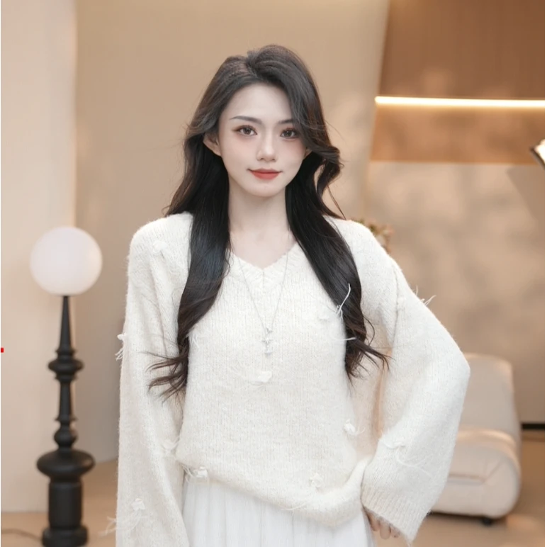 Basic House/百家好【欧若风】HY24年秋冬氛围感花朵羽毛宽松针织衣