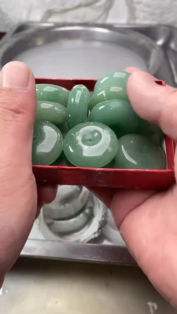 【闪购商品】石英质玉颈饰未镶嵌多样性发 拍一发一 东面包