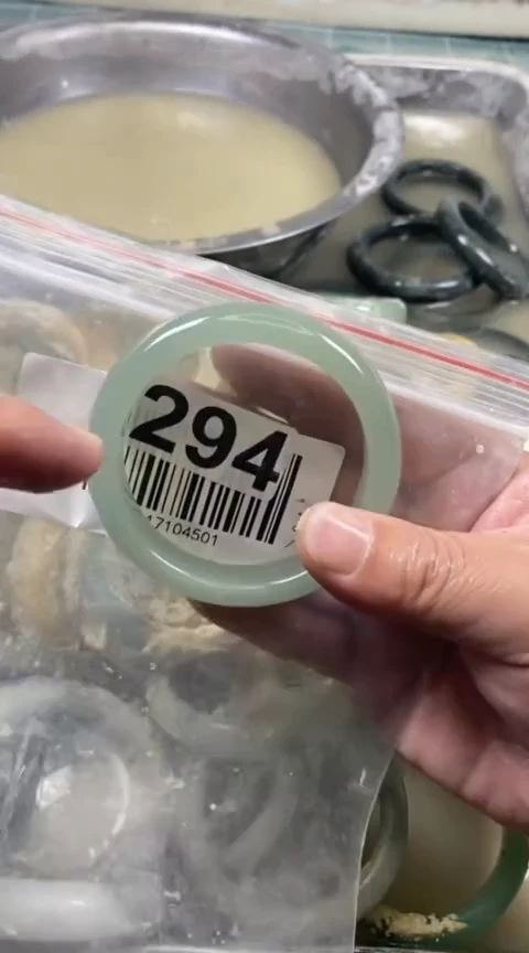 【闪购商品】石英质玉手镯未镶嵌5758