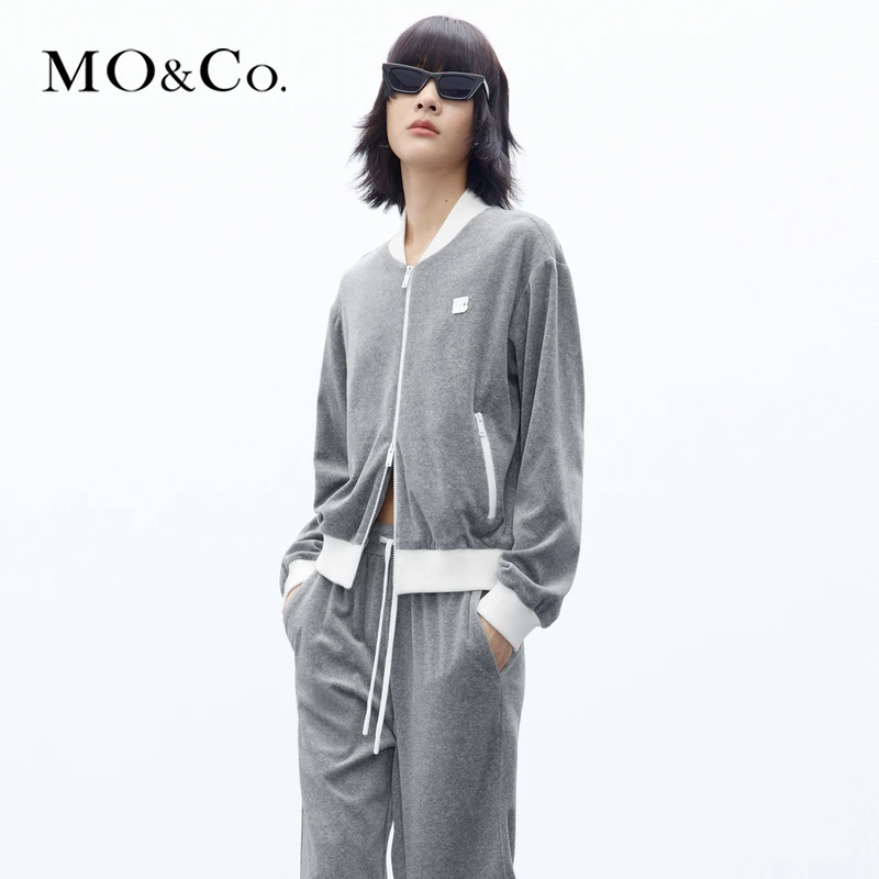 MOCO秋运动风丝绒感双链MC章仔棒球服夹克外套MBC3JKT002
