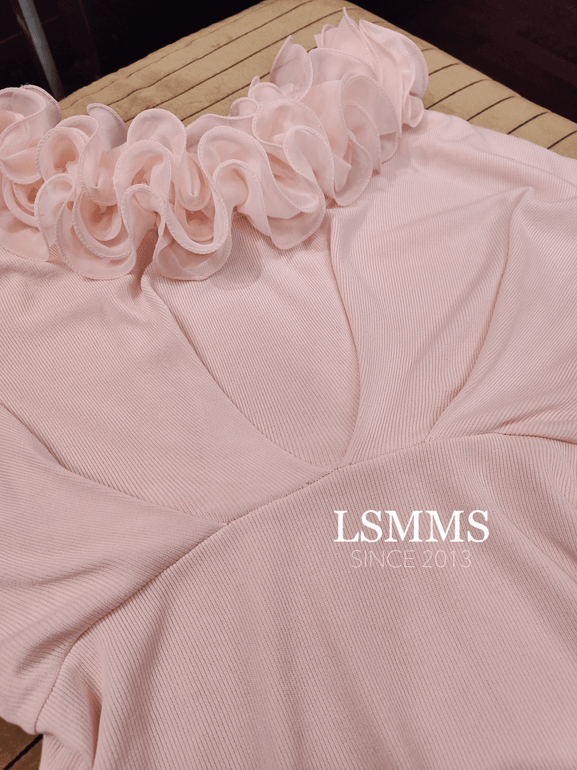 LSMMS【素色芬芳】韩版一字肩立体花朵蝙蝠袖收腰针织T恤上衣女 308