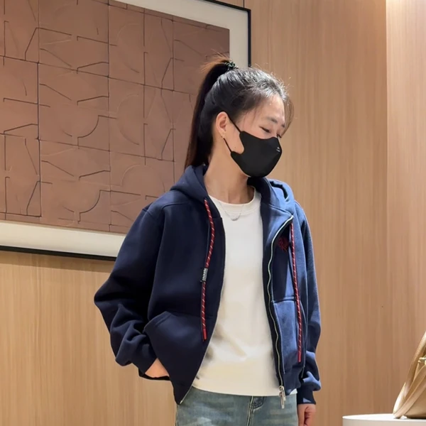 2024新款秋冬加绒设计感小众连帽开衫卫衣女宽松休闲短款上衣外套