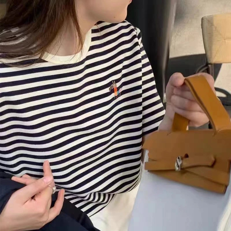 条纹T恤女2024新款春秋季宽松显瘦圆领拼色上衣刺绣棉质短袖