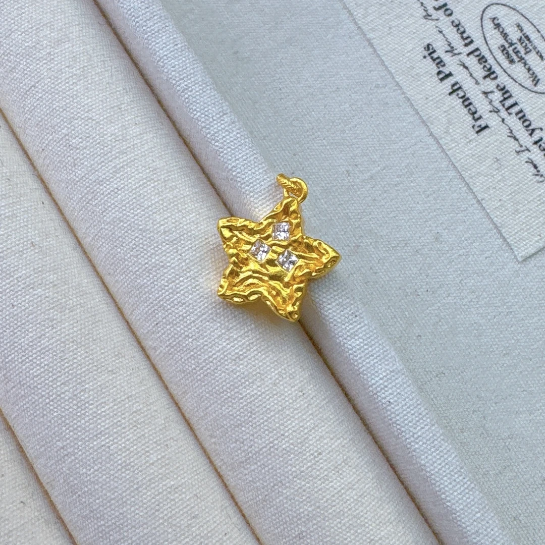 13055古法锤纹星星吊坠W