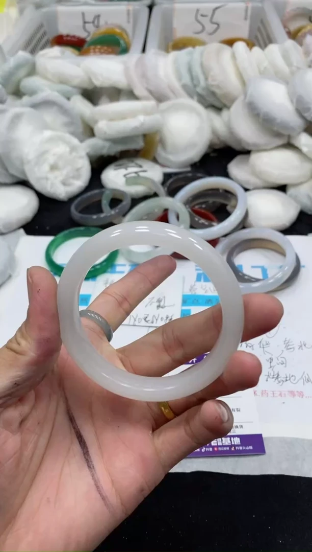 【闪购商品】石英质玉手镯未镶嵌242+57-58