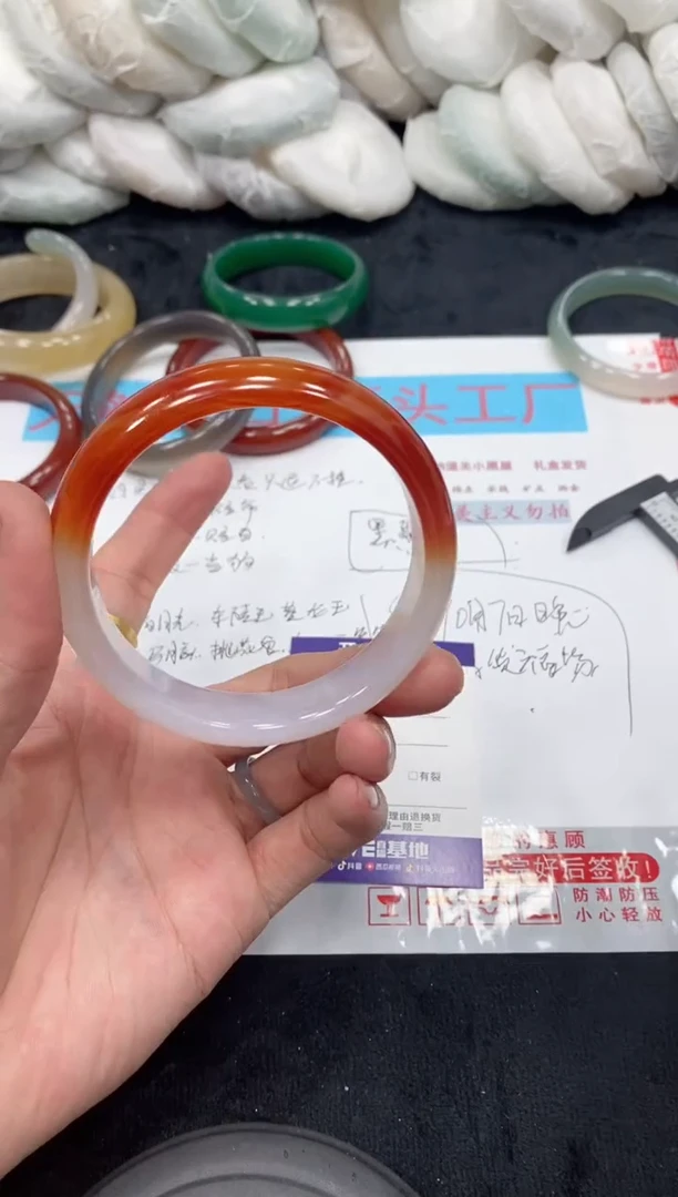 【闪购商品】石英质玉手镯未镶嵌169+65-66