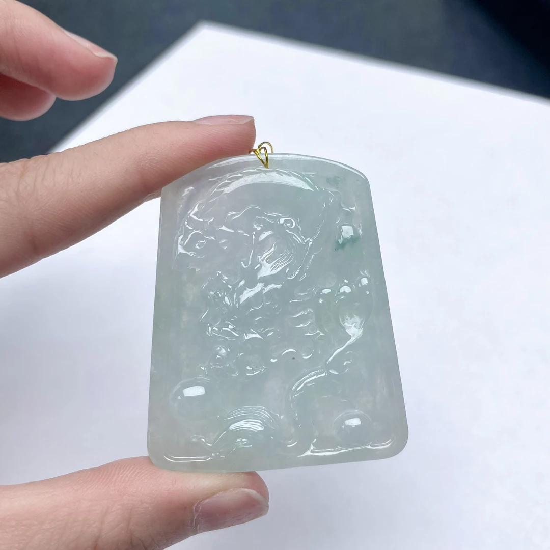 龙年必备H10017-缅甸A货翡翠-晴底飘花双龙戏珠牌精雕/配绳+顶珠