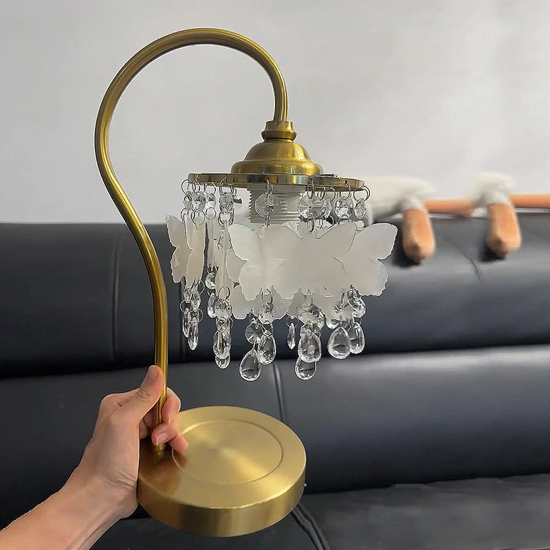 法式卧室床头灯轻奢高级感网红台灯创意贝壳蝴蝶灯书房客厅氛围灯