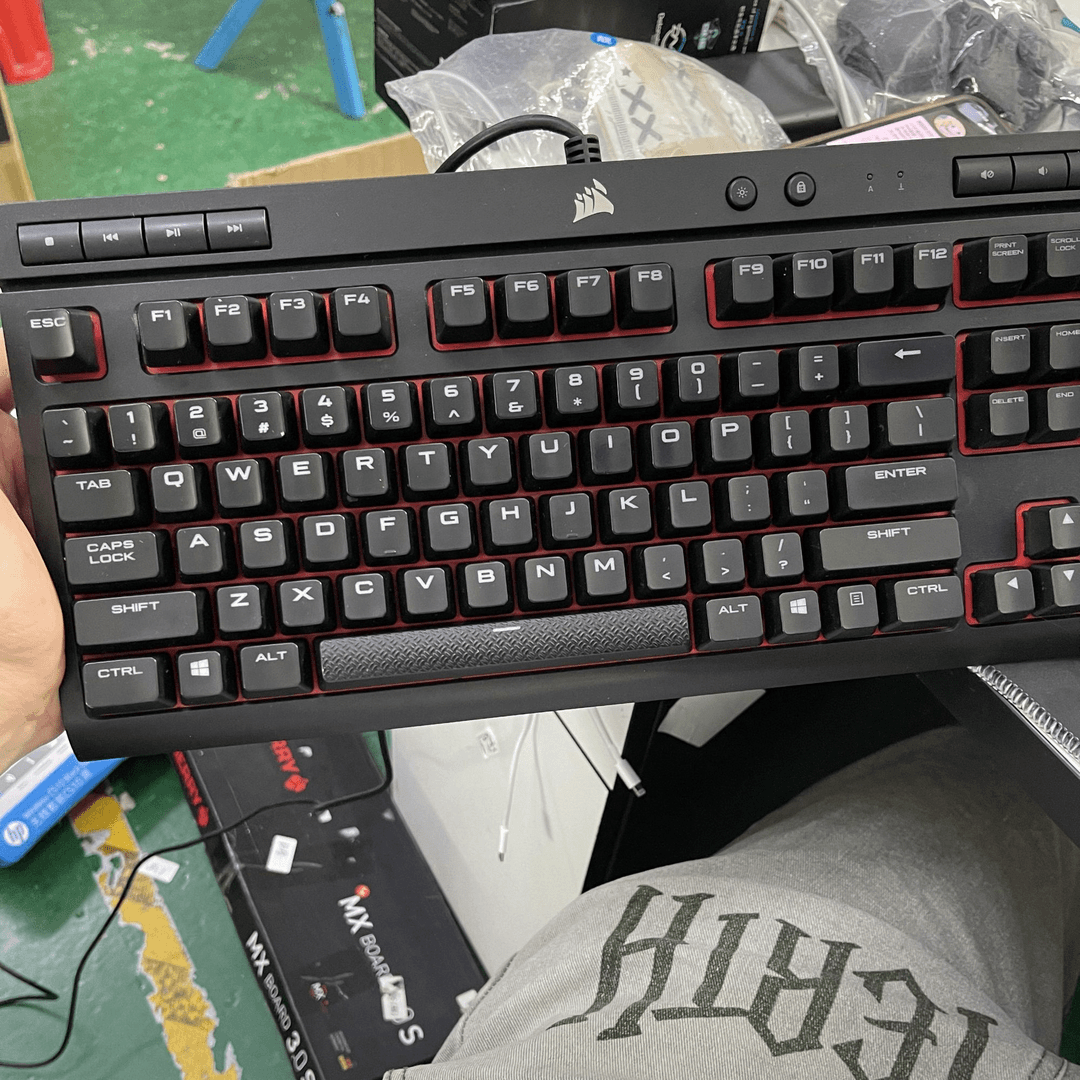 美商海盗船 95新K63红光樱桃轴87配列机械键盘#T105