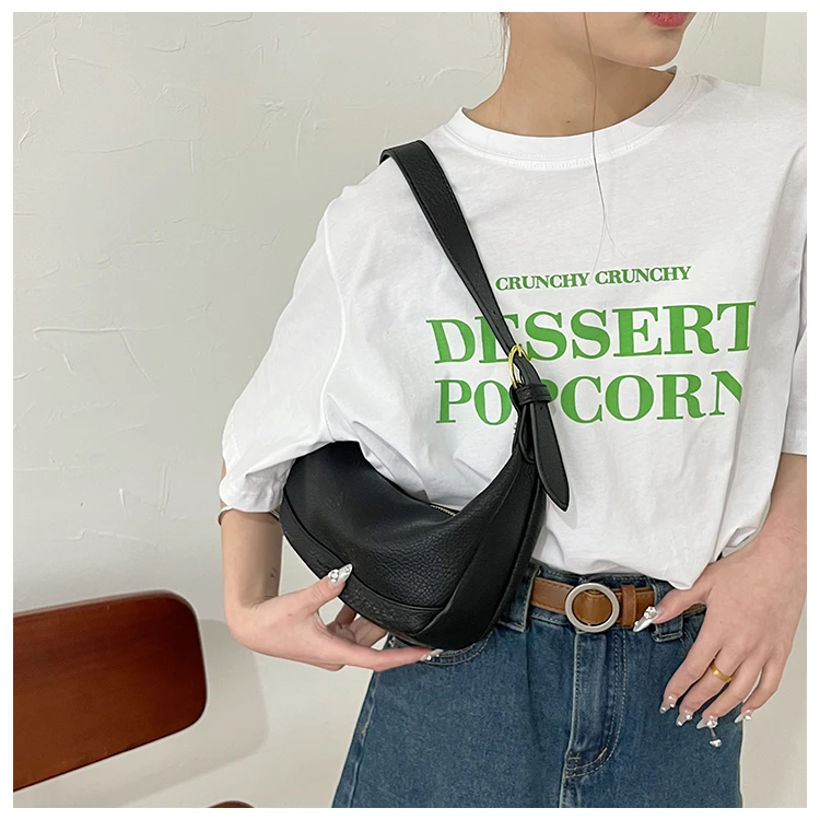 今年流行时尚斜跨包高级感洋气小众饺子包软面质感春夏新款腋下包