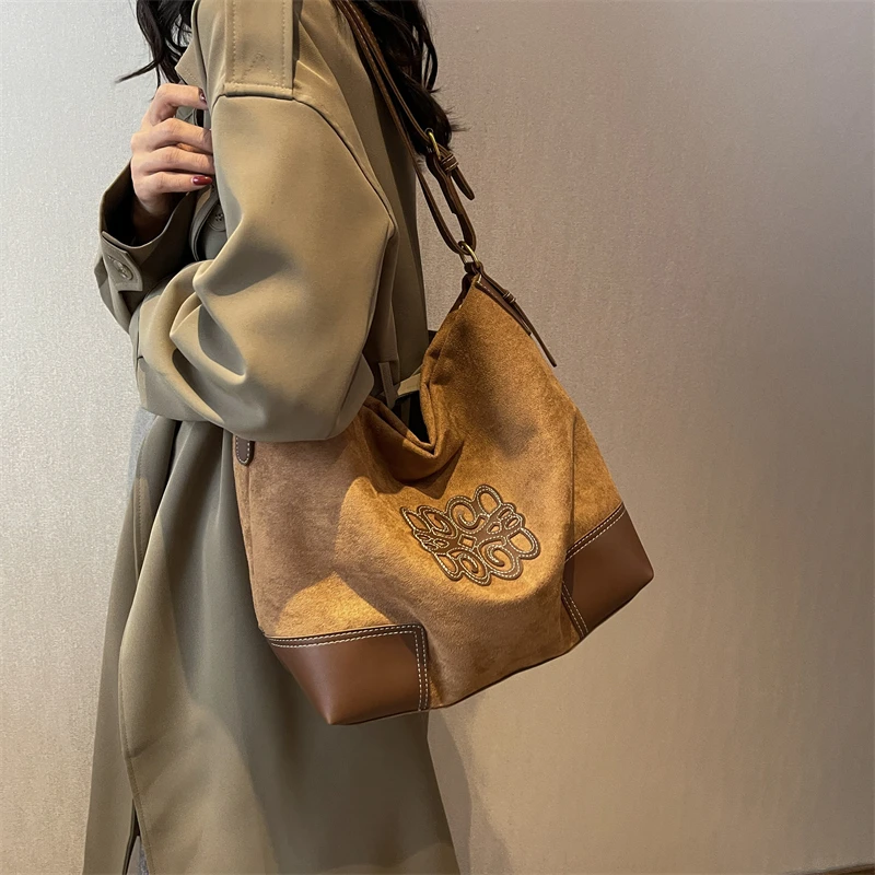 美式复古托特包女2023新款时尚秋冬绒面高级质感潮流百搭单肩斜挎
