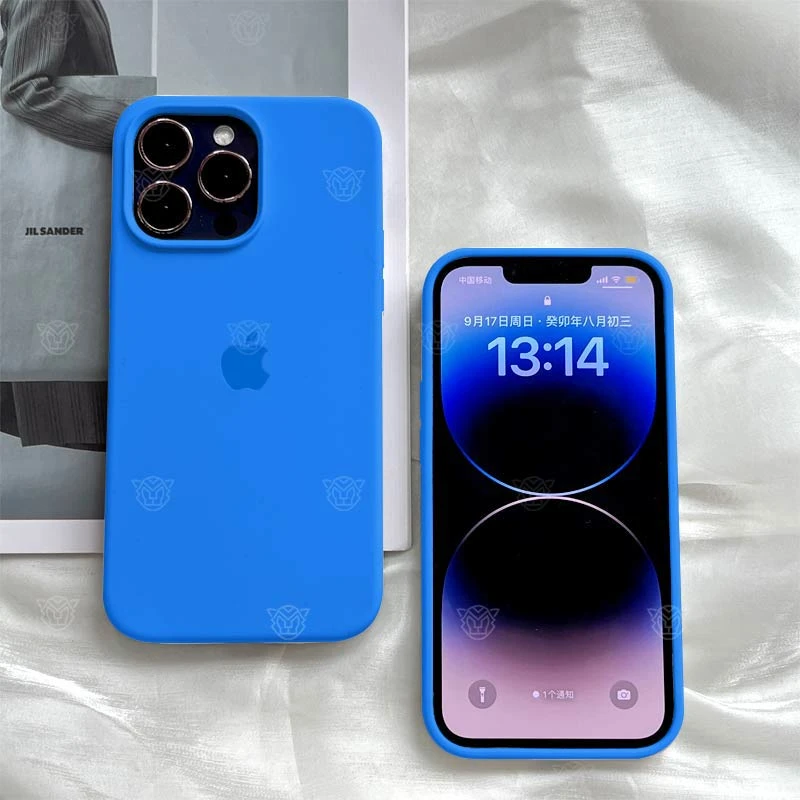 深湖蓝灰苹果15高级感iPhone14ProMax液态硅胶13/12/11大孔手机壳