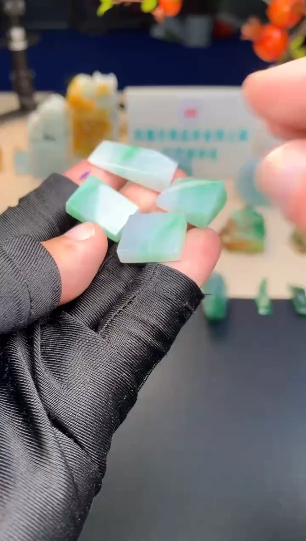 【闪购商品】定制翡翠未镶嵌 随机发一个多样性发货