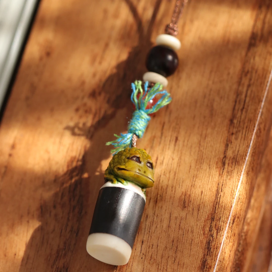 小绿豆 金蟾 鹿角雕刻 方颜作品 纯手工 配饰挂件